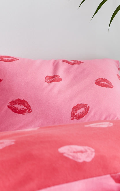 Sassy B Pouting Lips Double Duvet Set