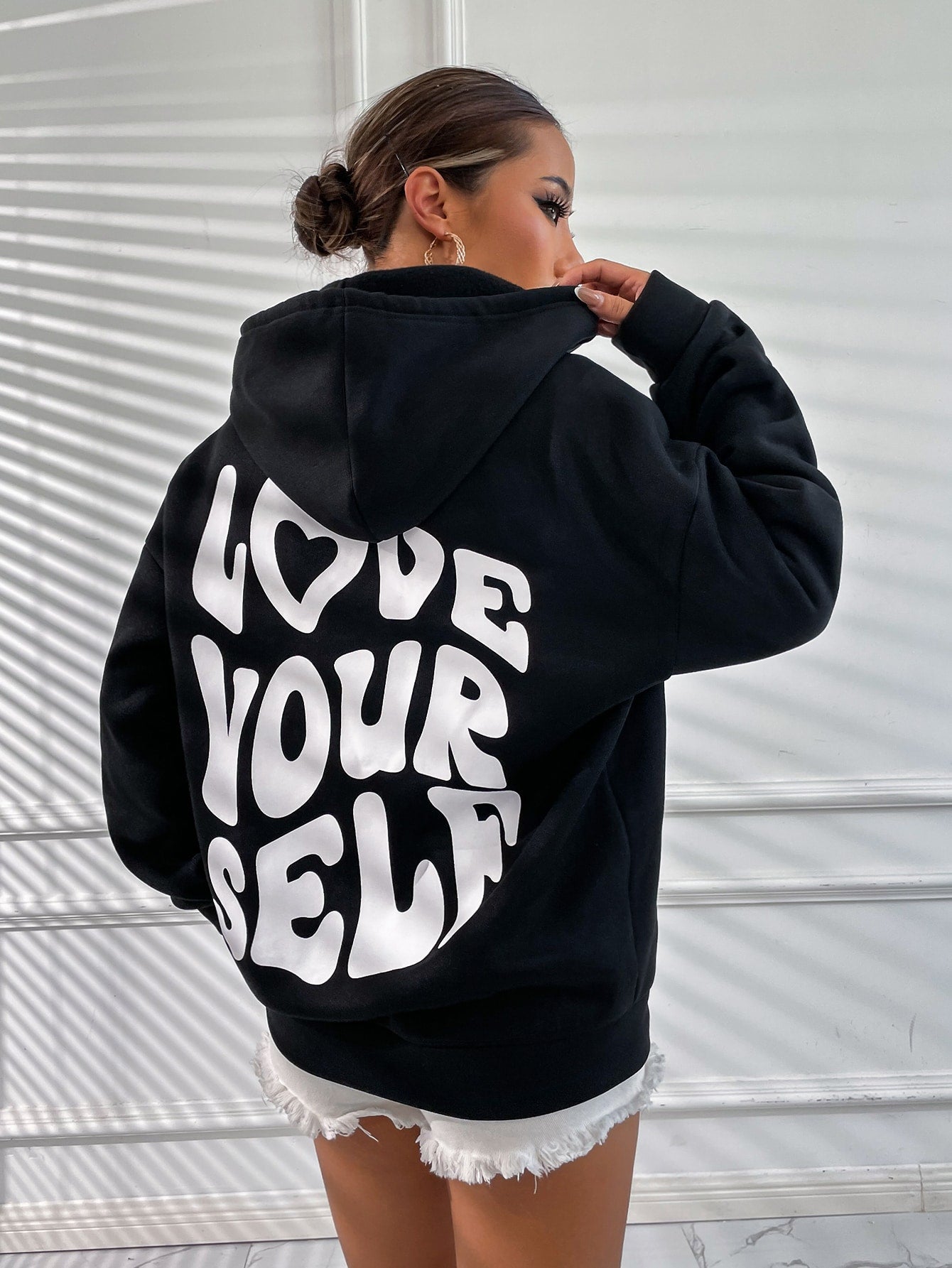 Qutie Slogan Graphic Drop Shoulder Drawstring Thermal Lined Hoodie