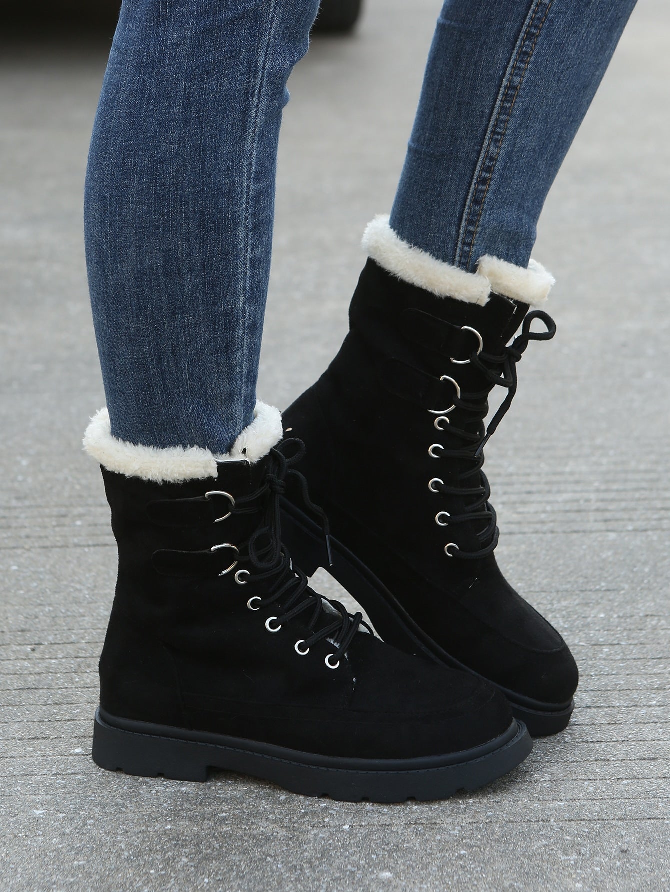 Women Thermal Lace-Up Front Thermal Lined Faux Suede Snow Boots