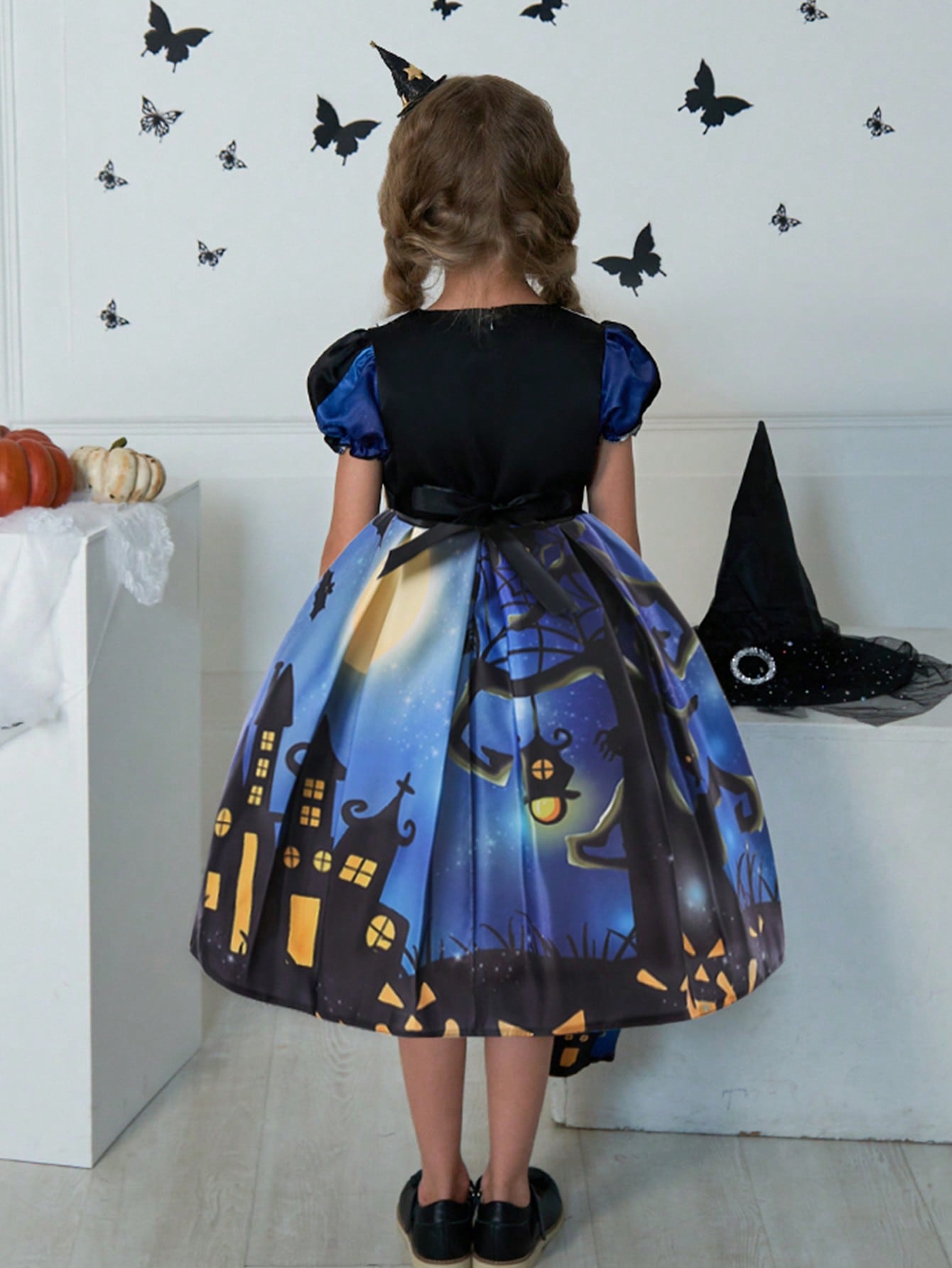 Young Girls Halloween Costume Dress Featuring Halloween Element But Without Hair Accessories