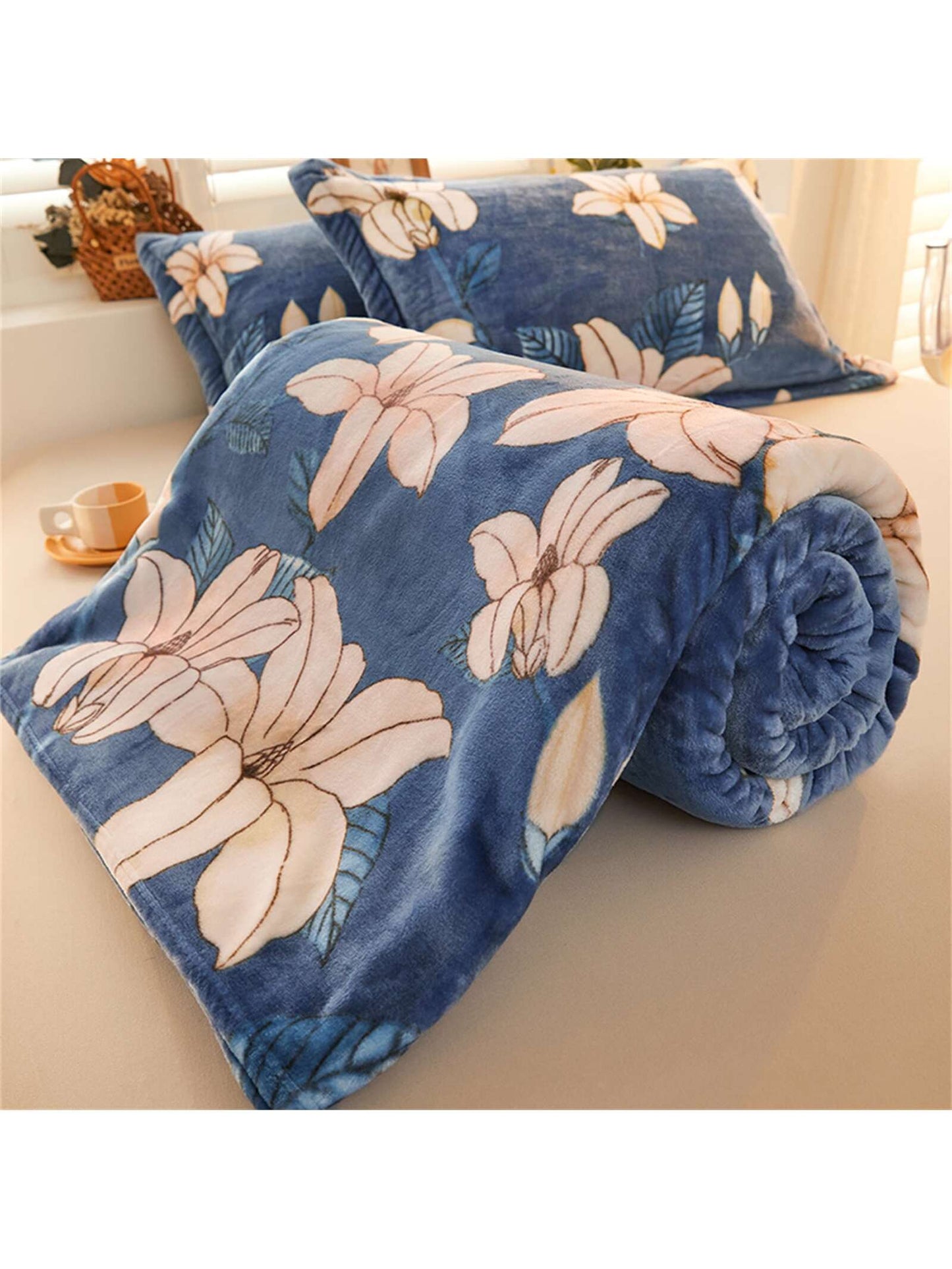 1pc Cartoon Flower Pattern Blanket, Pink Fabric Sleeping Blanket For Home