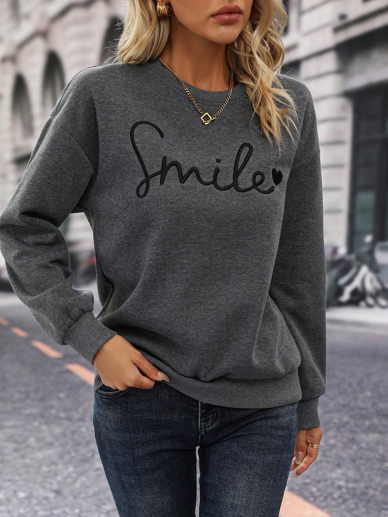 LUNE Letter Graphic Drop Shoulder Sweatshirt