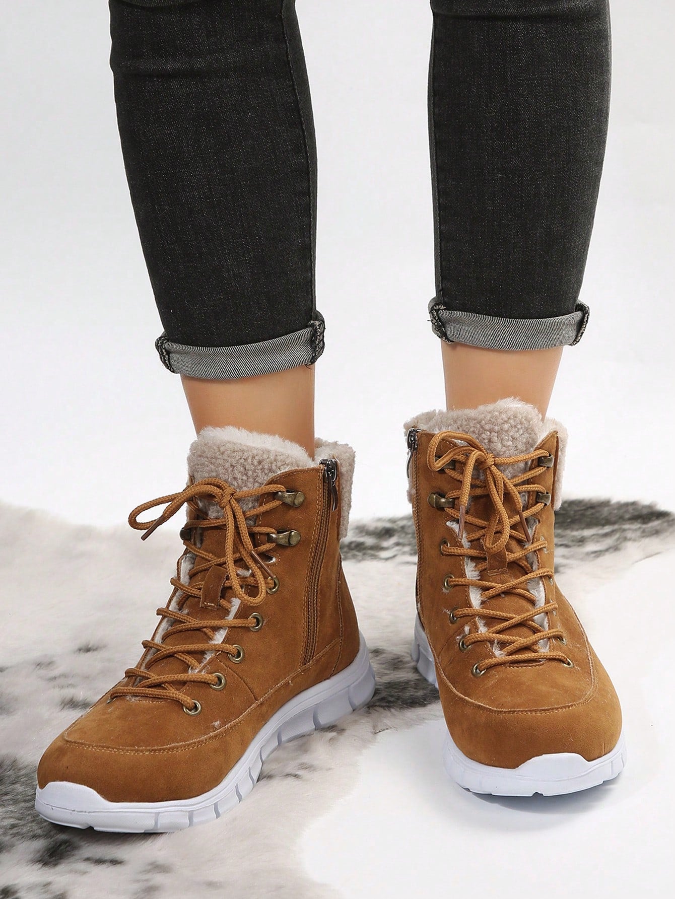 Winter New Arrival Red Lace-up Ladies' Casual Snow Boots With Comfortable Light Sole