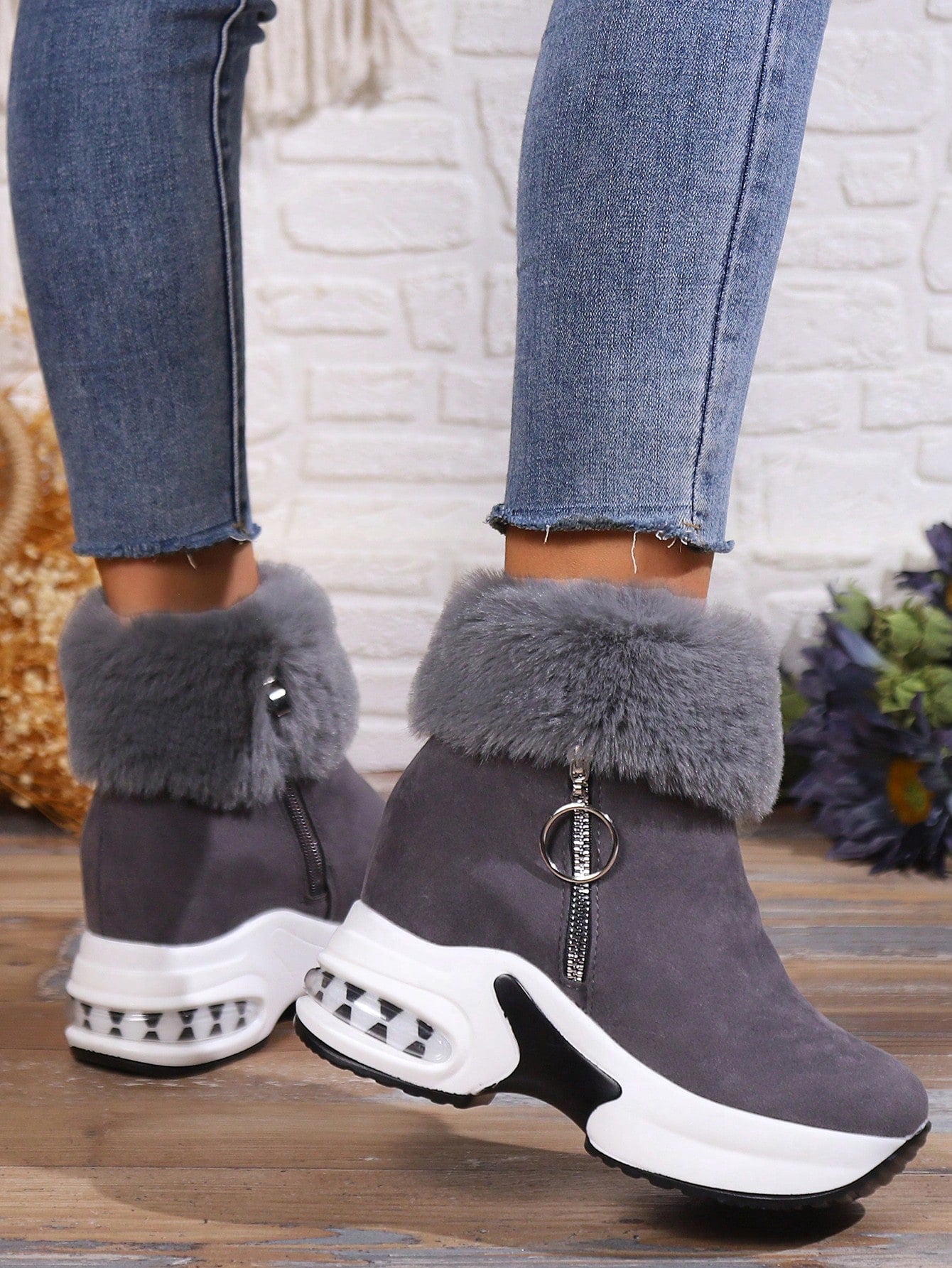 Newest Style Women's Thick Sole Snow Boots With Inner Heighten Feature, Warm And Comfortable, Not Tiring For Feet