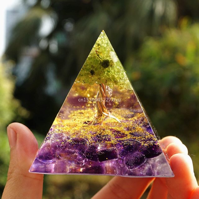 Baum des Lebens Orgonit Pyramidenform Amethyst Peridot Heilkristall