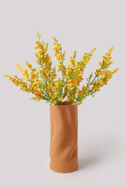 Matte handgefertigte Vase