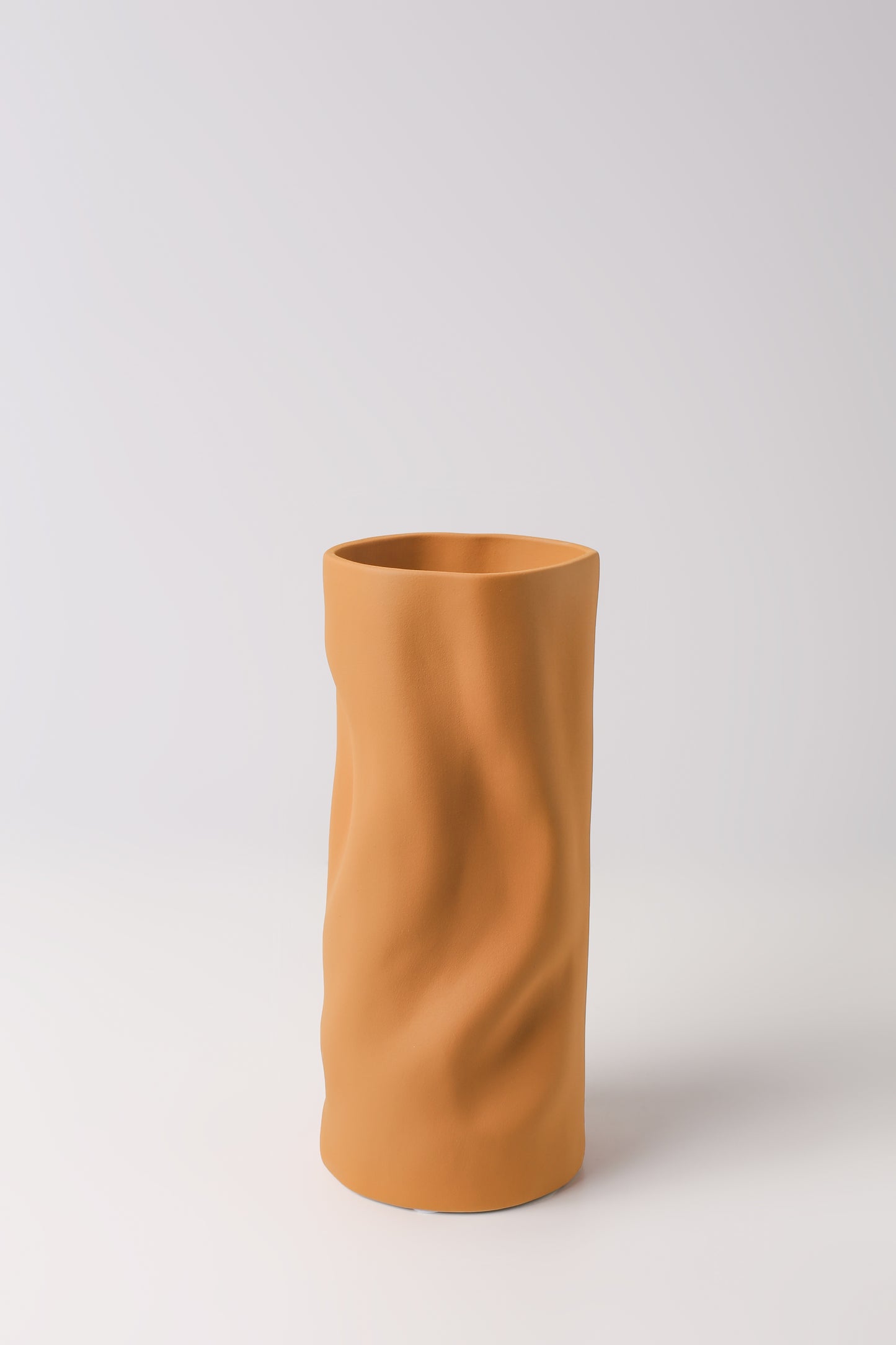 Matte handgefertigte Vase